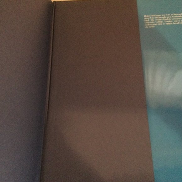 The queen mother by Helene Mcgowan ISBN 0-86124-860-0 hardcover dustjacket - Picture 5 of 6